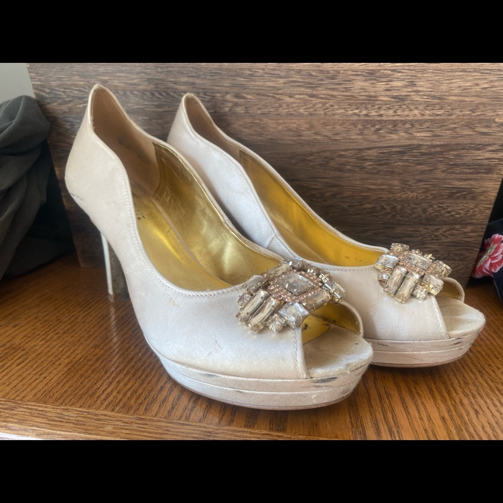 Heels - Picture 4 of 4